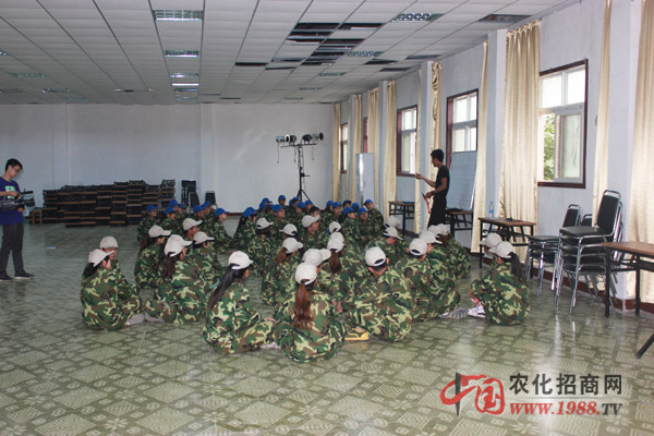 ���ɰ��҅���