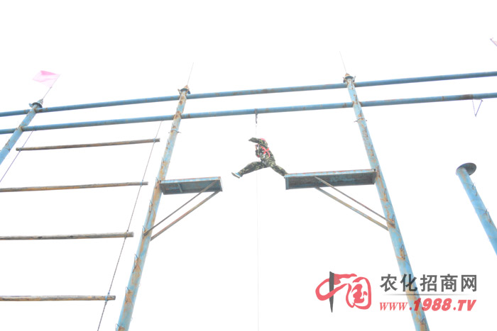 �ڸ߿Ք�����������(d��ng)վ�ژ��µĕr(sh��)�򣬌�(du��)�߿յĿ֑֕�(hu��)��Щ������