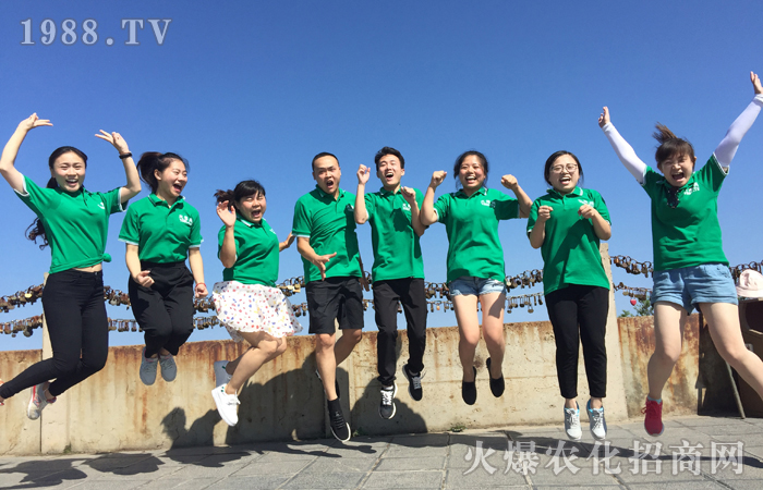 ����һ�w�ж������������ڰ���ɽˮ�g