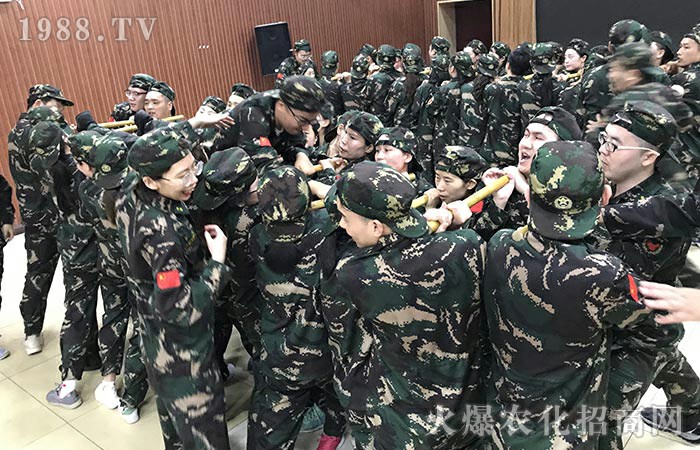 不拋棄，不放棄！艱苦奮斗，自力更生！