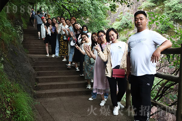 ���Ͼ�ɽ�и�����ƣ�v���ի@�M��