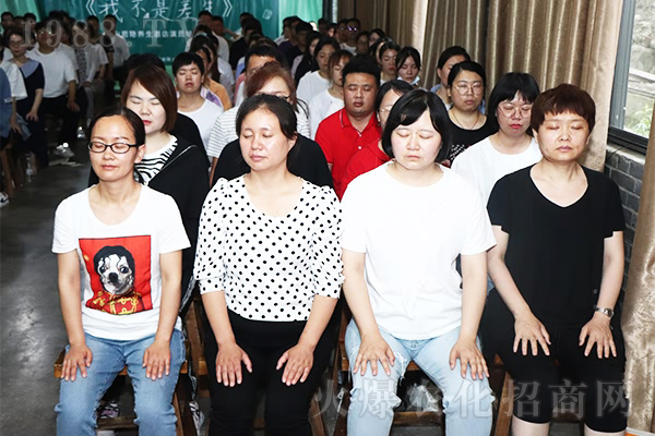 ��(w��n)���Ͼ�ɽ �㟒�𱬻�