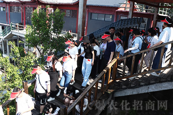 ɽˮ�f�������к��\(y��n)