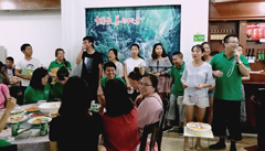 �������ۣ�����΢Ц�����˹�ͬ�c����