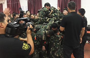 ��������o·���҂�Ը����������