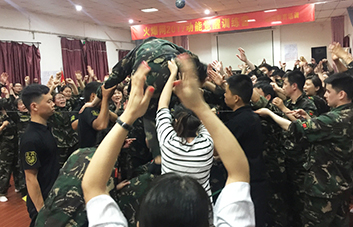 �A��һ�����ݔ��һ�𿸣�