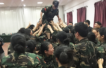 �Θ�ƥ�R�y��Խ�����˱��F���L�ǣ�