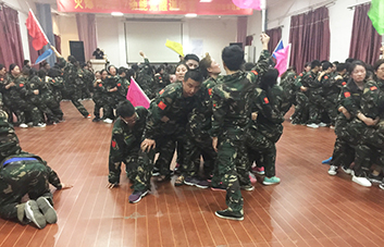 ��ͬ�ĉ���׌�𱬼��˓��г���һ�е�������