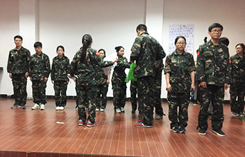 ���س��Z����Ը�����Լ��S�µđ��P�Z�ԣ�