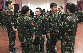 ��ٝ�����������ǿ옷��������