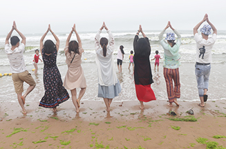 �g��Ц�Z(y��)���M������֮�У��M�@�𱬜�����