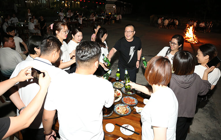 �𱬾W(w��ng)�Ͼ�ɽ�������֮��ҹ��g