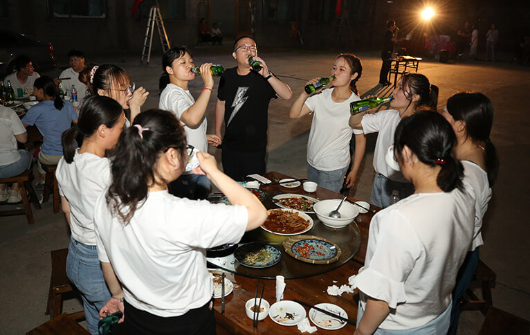 �𱬾W(w��ng)�Ͼ�ɽ�������֮��ҹ��g