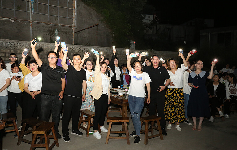 �𱬾W(w��ng)�Ͼ�ɽ�������֮��ҹ��g