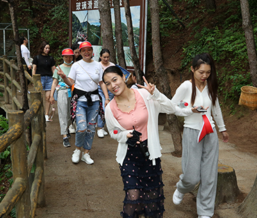 �S��̤��ǧɽ�fˮ���^ʯ�֣��p�w����