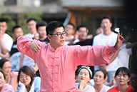 ��(qi��ng)�w�ǣ����������˶��\�����������𱬾�Ӣ��(n��i)�����!