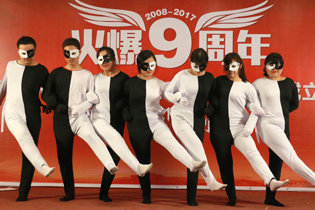 �{(di��o)ζƷ���ڰ��䡷��(chu��ng)���赸����һ�ӵ�ҕ�X(ju��)�_����