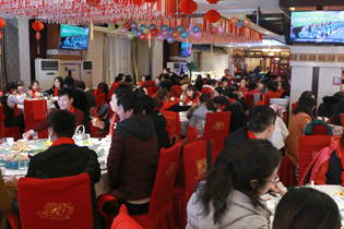 ���}�������ϔ[���𱬼��˱M�����g��ζ��