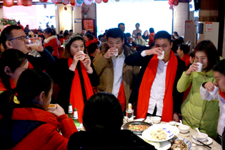 �𱬾W(w��ng)�����c���v�þ�Ӣͬ����������x�ͣ�