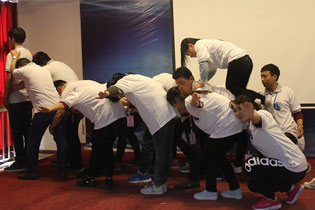 �𱬾W(w��ng)�F(tu��n)�(du��)�����Ӗ(x��n)�I(y��ng)�L(f��ng)��չʾ��վ�ھ��˵ļ�����(hu��)���ĸ��h(yu��n)��