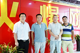 ���Қgӭ�W�r(sh��)�����F(tu��n)�������𱬾W(w��ng)���^��