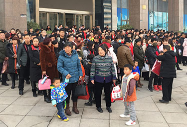 ��ʮ���У�����B(y��ng)�������gӭ��ĸ���c��10�꣡